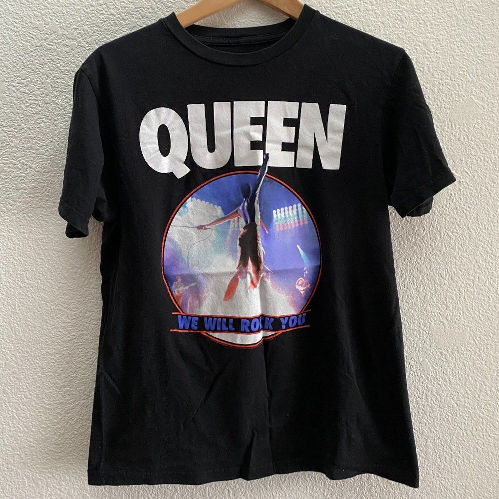 QUEEN We Will Rock You 2018 Official Short Sleeve Black T-Shirt Men's Medium